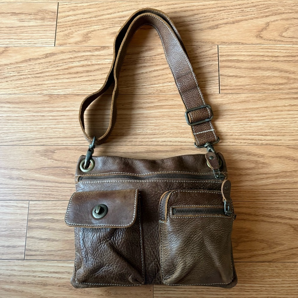 Roots Tribe Leather Villager Dark Brown Leather Crossbody/Shoulder Bag